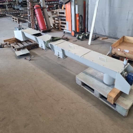 Förderschnecke mit Mischfunktion; Fördergut: Zement- Sand - Gemisch